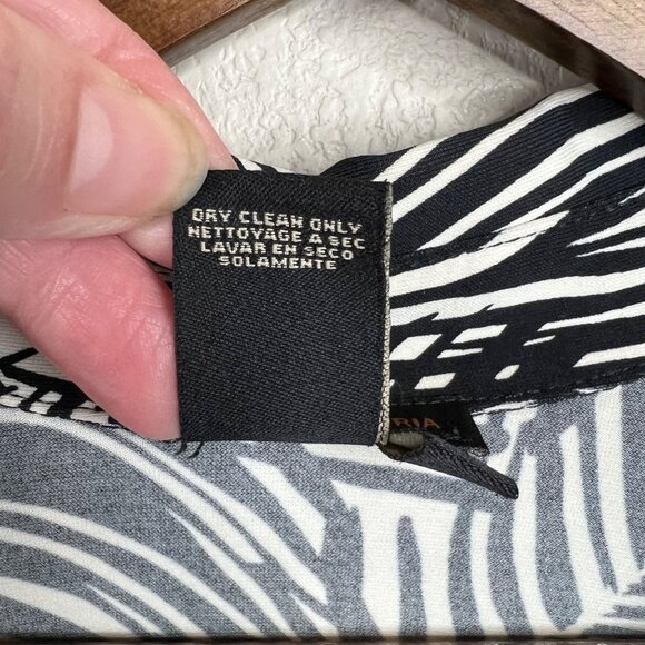 BCBGMAXAZRIA Black White Palm Leaf 3/4 Sleeve Wrap Blouse‎ M - Picture 7 of 12